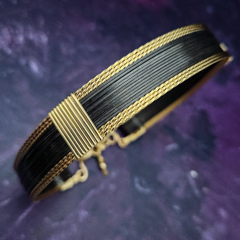 Amari Bold Collar